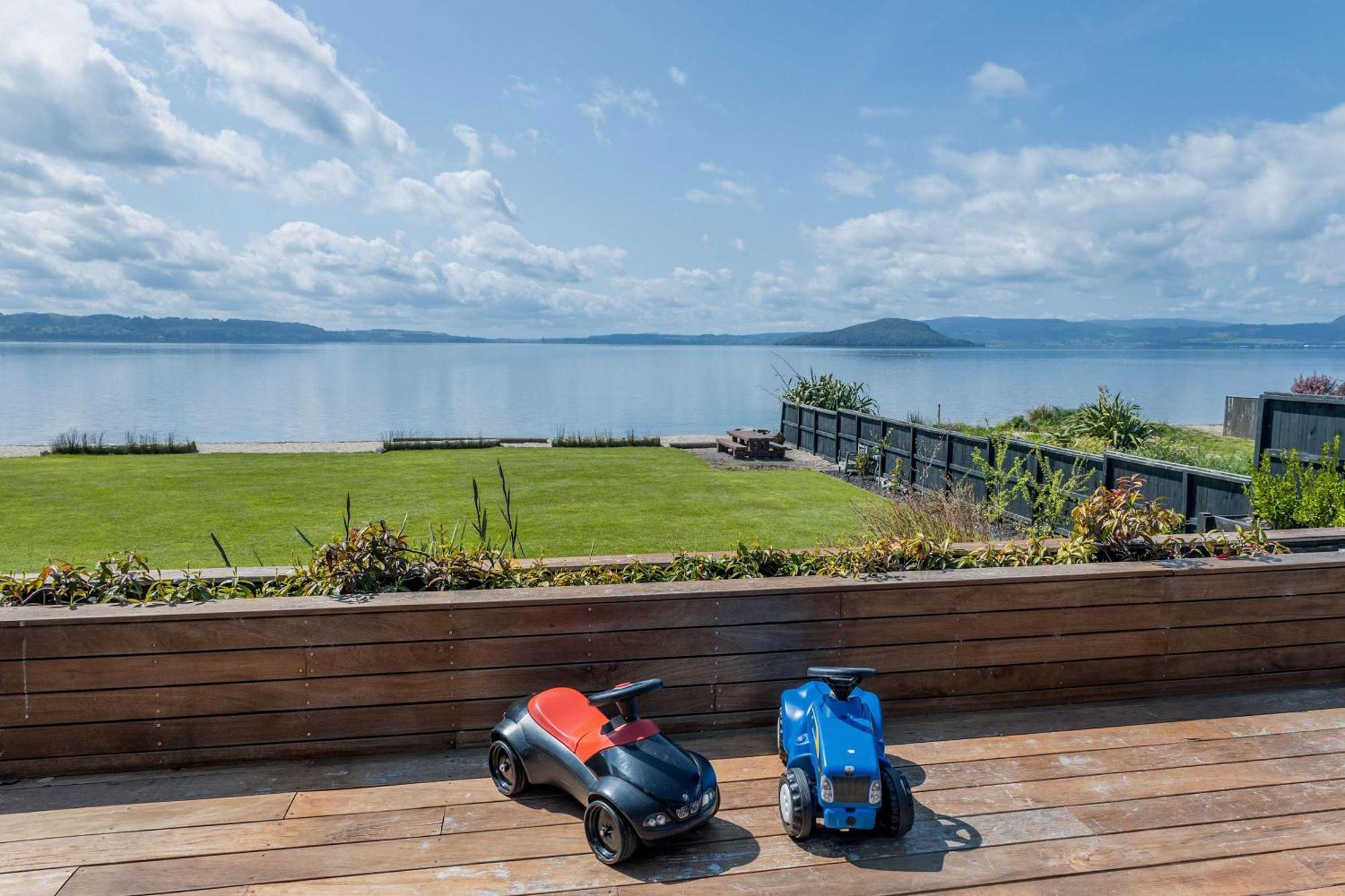 Jandals & Joy Lakefront Retreat Rotorua Kültér fotó